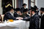 פולע גאלעריע: שמחת התנאים לבן הגה"צ רבי שלום טייטלבוים שליט"א חתן הגה"צ ראש ישיבת סאטמאר בני ברק שליט"א מיט די טאכטער פון הגה"צ רבי שלמה רובין שליט"א אבד"ק ציעשנוב קרית יואל פארגעקומען אין קרית יואל