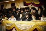 הרה"ק ר' יעקב מאיר שעכטער שליט"א ביי די שמחת החתונה פון אן אייניקל ביי כ"ק אדמו"ר מפינסק קארלין שליט"א.