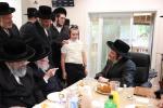הערליכע מעמד חתימת שטרות בבית הרבני הנגיד מו"ה אברהם ווידער שליט"א