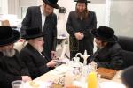 הערליכע מעמד חתימת שטרות בבית הרבני הנגיד מו"ה אברהם ווידער שליט"א