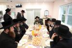 הערליכע מעמד חתימת שטרות בבית הרבני הנגיד מו"ה אברהם ווידער שליט"א