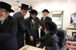הערליכע מעמד חתימת שטרות בבית הרבני הנגיד מו"ה אברהם ווידער שליט"א