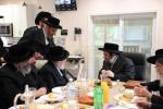 הערליכע מעמד חתימת שטרות בבית הרבני הנגיד מו"ה אברהם ווידער שליט"א