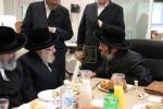 הערליכע מעמד חתימת שטרות בבית הרבני הנגיד מו"ה אברהם ווידער שליט"א