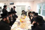 הערליכע מעמד חתימת שטרות בבית הרבני הנגיד מו"ה אברהם ווידער שליט"א