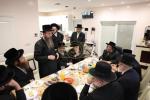 הערליכע מעמד חתימת שטרות בבית הרבני הנגיד מו"ה אברהם ווידער שליט"א