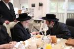 הערליכע מעמד חתימת שטרות בבית הרבני הנגיד מו"ה אברהם ווידער שליט"א