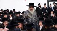 כ"ק אדמו"ר מסאטמאר ביים באזוכן די בחורים אין קעמפ.