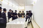 פולע באריכט און בילדער: היסטארישע באזוך פון הנגיד ר' יואל לאנדא ביים גערער רבי'ן שליט"א: ווי ער האט איבערגעגבן א מיליאן דאלאר פארן עולם התורה און א סעט 'דברי יואל'.