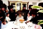 Main image for מעמד חתימת שטרות נעכטן מוצש"ק בראשות כ"ק אדמו"ר מסאטמאר שליט"א אין שטוב פון הרה"ח ר' שלום יצחק וויינבערגער הי"ו לטובת די בנין החדש פון ישיבה סניף קנין תורה ד'סאטמאר 