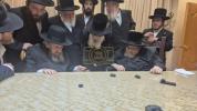 הגאון ר' דוב לאנדא שליט"א  אין א היסטארישן באזוך ביי כ"ק אדמו"ר מבעלזא שליט"א