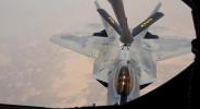 Main image for זעט: א סטעלט F-22 ראפטאר פליגער פילט אן ברענשטאף אין די לופטן אין א נייע ווידעא ארויסגעשטעלט דורך סענטקאם