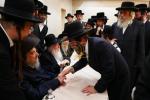 שמחת הבר מצוה פון א אור אייניקל הרה"ק רבי יעקב מאיר שעכטער שליט"א.