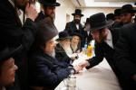 שמחת הבר מצוה פון א אור אייניקל הרה"ק רבי יעקב מאיר שעכטער שליט"א.