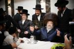 שמחת הבר מצוה פון א אור אייניקל הרה"ק רבי יעקב מאיר שעכטער שליט"א.