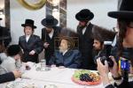 שמחת הבר מצוה פון א אור אייניקל הרה"ק רבי יעקב מאיר שעכטער שליט"א.