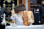 יארצייט פון הרה"ק מספינקא זצ"ל ביי בנו כ"ק אדמו"ר מקראלי שליט"א.