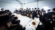 יארצייט פון הרה"ק מספינקא זצ"ל ביי בנו כ"ק אדמו"ר מקראלי שליט"א.