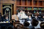 יארצייט פון הרה"ק מספינקא זצ"ל ביי בנו כ"ק אדמו"ר מקראלי שליט"א.