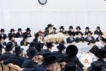 יארצייט פון הרה"ק מספינקא זצ"ל ביי בנו כ"ק אדמו"ר מקראלי שליט"א.