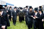 יארצייט פון הרה"ק מספינקא זצ"ל ביי בנו כ"ק אדמו"ר מקראלי שליט"א.