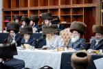 יארצייט פון הרה"ק מספינקא זצ"ל ביי בנו כ"ק אדמו"ר מקראלי שליט"א.