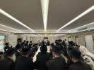 יארצייט פון הרה"ק מספינקא זצ"ל ביי בנו כ"ק אדמו"ר מקראלי שליט"א.