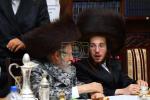 א שיינע שבע ברכות איז פארגעקומען  אין חצה"ק סטראפקוב ויי עס האט זיך באטייליגט כ"ק אדמו'ר מפינסק קארלין שליט'א.