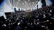  די צענטראלע יארצייט טיש און סיום הש"ס אינעם גרויסן היכל אלטר יחזקאל בבנין ביהמ"ד בנין אליהו סאטמאר אין קרית יואל.