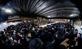  די צענטראלע יארצייט טיש און סיום הש"ס אינעם גרויסן היכל אלטר יחזקאל בבנין ביהמ"ד בנין אליהו סאטמאר אין קרית יואל.