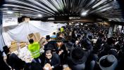 די צענטראלע יארצייט טיש און סיום הש"ס אינעם גרויסן היכל אלטר יחזקאל בבנין ביהמ"ד בנין אליהו סאטמאר אין קרית יואל.