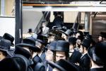  די צענטראלע יארצייט טיש און סיום הש"ס אינעם גרויסן היכל אלטר יחזקאל בבנין ביהמ"ד בנין אליהו סאטמאר אין קרית יואל.