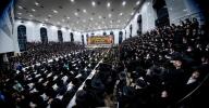  די צענטראלע יארצייט טיש און סיום הש"ס אינעם גרויסן היכל אלטר יחזקאל בבנין ביהמ"ד בנין אליהו סאטמאר אין קרית יואל.