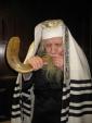 Main image for א הערליכע מעשה "פון כ"ק הרה"ק מטאהש זי"ע לכבוד די יארצייט היינט ז"ך מנחם אב" פארצייילט דורך הרב אליהו שווארץ ביים שיעור עמוד היומי 'דרשו' מסכת יומא דף נג