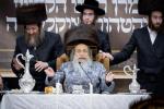 סעודת הילולא מוצאי שבת ראה כ"ו אב אין ביהמ"ד סאטמאר מאנסי בראשות כ"ק גאב"ד סאטמאר מאנסי שליט"א