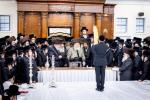 כ"ק אדמו"ר מבאבוב שליט"א ביים וויילן צווישן די בחורים אין  מחנה מתיבתא עץ חיים דעם שבת קודש פרשת ראה.