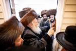 כ"ק אדמו"ר מבאבוב שליט"א ביים וויילן צווישן די בחורים אין  מחנה מתיבתא עץ חיים דעם שבת קודש פרשת ראה.