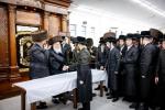 כ"ק אדמו"ר מבאבוב שליט"א ביים וויילן צווישן די בחורים אין  מחנה מתיבתא עץ חיים דעם שבת קודש פרשת ראה.