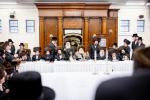 כ"ק אדמו"ר מבאבוב שליט"א ביים וויילן צווישן די בחורים אין  מחנה מתיבתא עץ חיים דעם שבת קודש פרשת ראה.