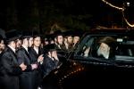 כ"ק אדמו"ר מבאבוב שליט"א ביים וויילן צווישן די בחורים אין  מחנה מתיבתא עץ חיים דעם שבת קודש פרשת ראה.