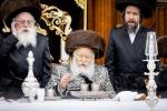 כ"ק אדמו"ר מבאבוב שליט"א ביים וויילן צווישן די בחורים אין  מחנה מתיבתא עץ חיים דעם שבת קודש פרשת ראה.