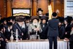כ"ק אדמו"ר מבאבוב שליט"א ביים וויילן צווישן די בחורים אין  מחנה מתיבתא עץ חיים דעם שבת קודש פרשת ראה.