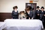 כ"ק אדמו"ר מבאבוב שליט"א ביים וויילן צווישן די בחורים אין  מחנה מתיבתא עץ חיים דעם שבת קודש פרשת ראה.