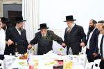 יארצייט טיש פון כ"ק אדמו"ר מסאדיגורא זצ"ל ביי כ"ק אדמו"ר מקאפיטשניץ שליט"א.