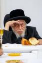 יארצייט טיש פון כ"ק אדמו"ר מסאדיגורא זצ"ל ביי כ"ק אדמו"ר מקאפיטשניץ שליט"א.