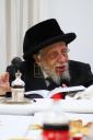יארצייט טיש פון כ"ק אדמו"ר מסאדיגורא זצ"ל ביי כ"ק אדמו"ר מקאפיטשניץ שליט"א.