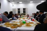 יארצייט טיש פון כ"ק אדמו"ר מסאדיגורא זצ"ל ביי כ"ק אדמו"ר מקאפיטשניץ שליט"א.