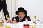 יארצייט טיש פון כ"ק אדמו"ר מסאדיגורא זצ"ל ביי כ"ק אדמו"ר מקאפיטשניץ שליט"א.