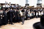 חגיגת הכנסת ספר תורה אריינגעגעבן צום ביהמ"ד הגדול אין קרית יואל דורך הרה"ח ר' אברהם מאיר יעקב פאלאטשעק הי"ו מיט די בהשתתפות כ"ק אדמו"ר מסאטמאר שליט"א.