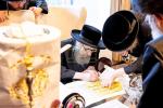 חגיגת הכנסת ספר תורה אריינגעגעבן צום ביהמ"ד הגדול אין קרית יואל דורך הרה"ח ר' אברהם מאיר יעקב פאלאטשעק הי"ו מיט די בהשתתפות כ"ק אדמו"ר מסאטמאר שליט"א.